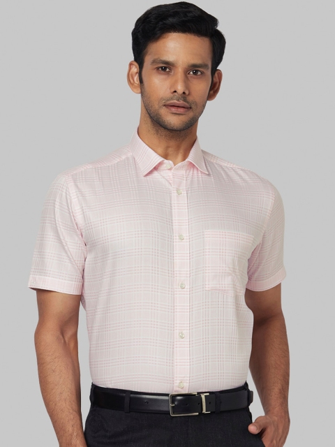 

Park Avenue Men Pink Regular Fit Checked Formal Shirt