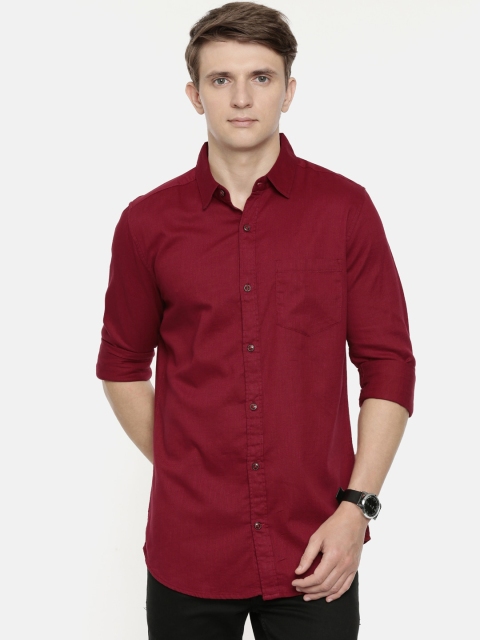 

William White Men Maroon Slim Fit Solid Cotton Casual Shirt