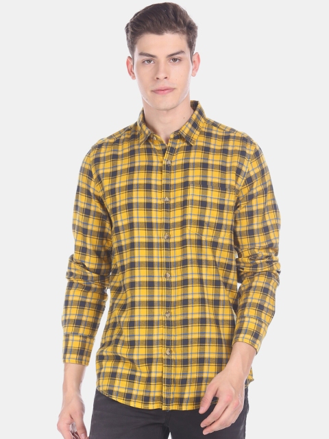 

Flying Machine Men Yellow Regular Fit Checked Casual Shirt