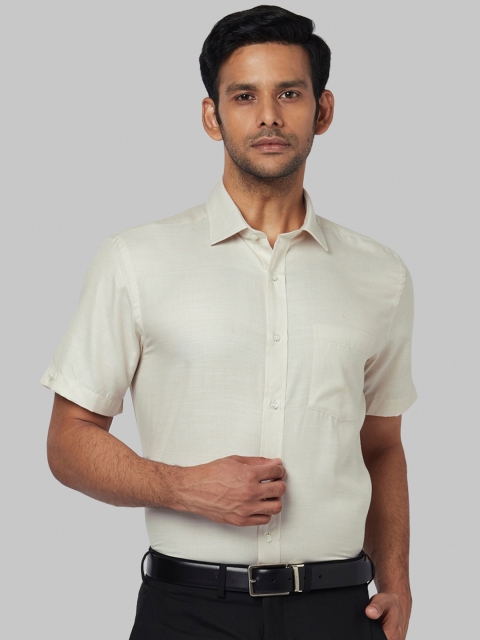 

Park Avenue Men Beige Regular Fit Printed Casual Shirt