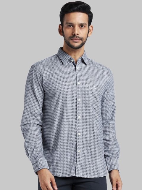 

Parx Men White & Black Printed Casual Shirt