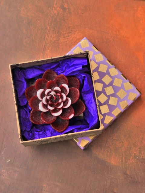 

Soulflower Maroon Lavender Aroma Handpainted Lotus Candle