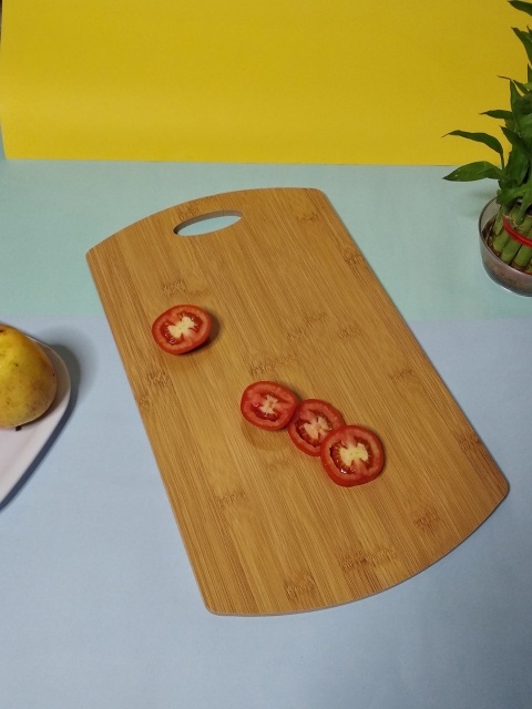 

CRAYTON Brown Solid Rectangle-Shaped Wooden Chopping Board