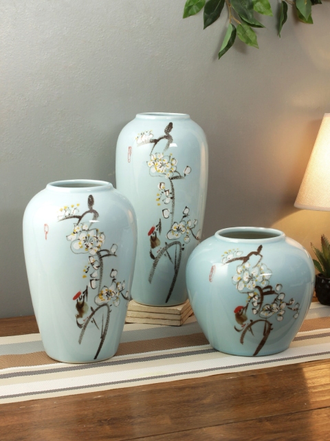 

TAYHAA Blue & White Botanical Printed Hand Painted Flower Vase