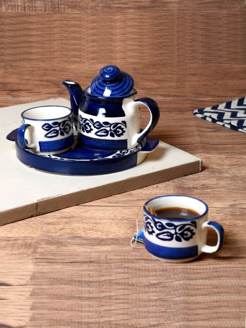 

Unravel India Blue & White 4 Pcs Mughal Pattern Handcrafted Hand Painted Tea Tray Set