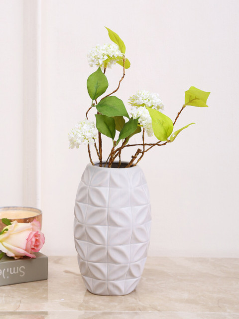 

TAYHAA White Textured Flower Vase