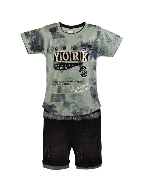 

Wish Karo Infant Boys Green & Black Printed T-shirt with Shorts