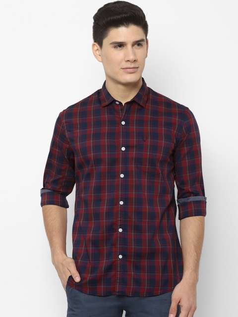 

Solly Jeans Co. Men Navy Blue & Red Slim Fit Checked Casual Shirt
