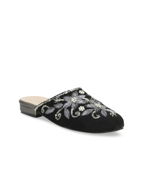 

Inc 5 Women Black Woven Design Mules