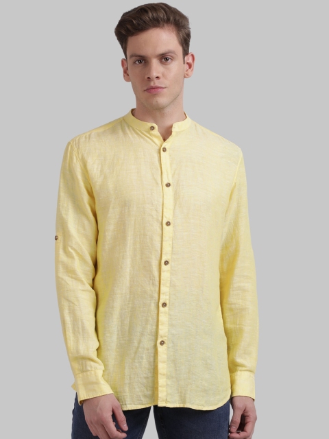 

Parx Men Yellow Regular Fit Solid Casual Shirt