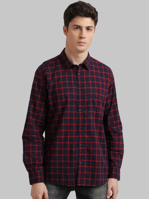 

Parx Men Red & Navy Blue Regular Fit Checked Casual Shirt