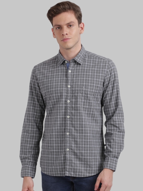 

Parx Men Grey & White Regular Fit Checked Casual Shirt