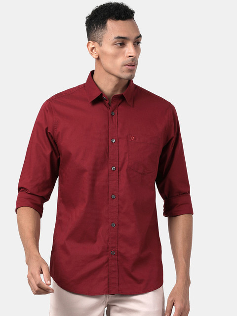 

DERBY JEANS COMMUNITY Men Red Slim Fit Self Design Casual Shirt