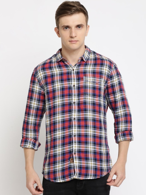 

Wrangler Men Red & Off-White Slim Fit Checked Casual Shirt