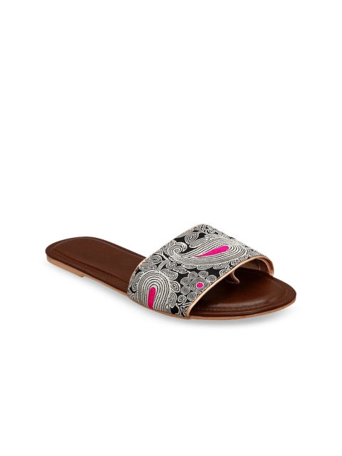 

Siendo Desi Women White Printed Open Toe Flats