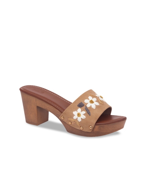 Inc 5 Women Beige Printed Flatforms