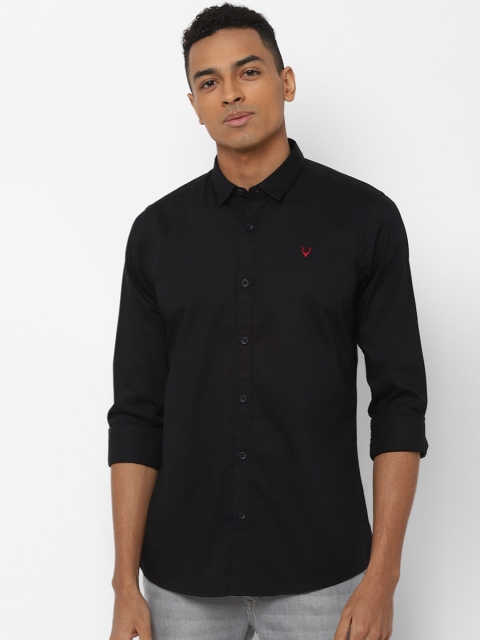

Solly Jeans Co. Men Black Regular Fit Striped Casual Shirt