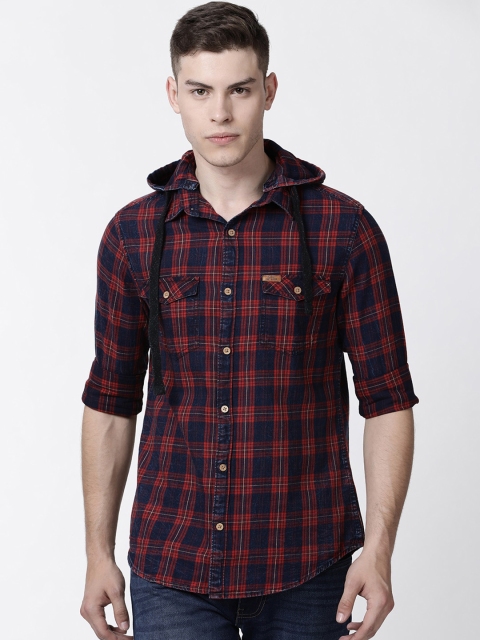

RUG WOODS Men Maroon & Navy Blue Regular Fit Checked Casual Shirt