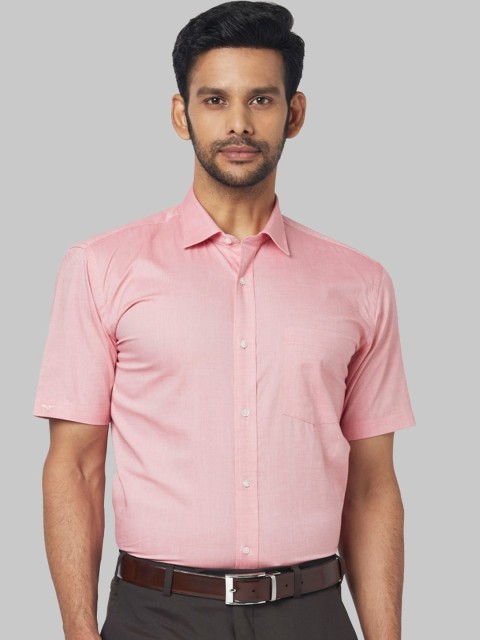 

Park Avenue Men Pink Regular Fit Solid Formal Shirt