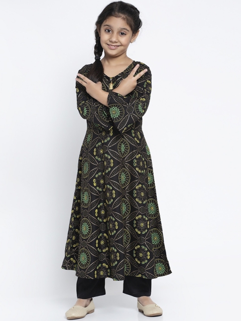 

Baani Creations Girls Green & Black Printed Kurta with Trousers