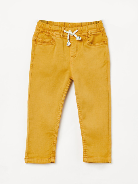 

Juniors by Lifestyle Boys Yellow Regular Fit Solid Regular Trousers