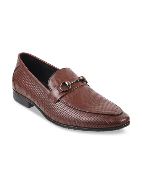 

Metro Men Brown Textured Leather Loafers