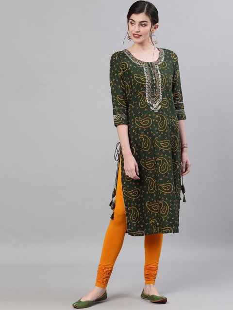 

Ishin DESIGNER STUDIO Women Green Embroidered Straight Kurta