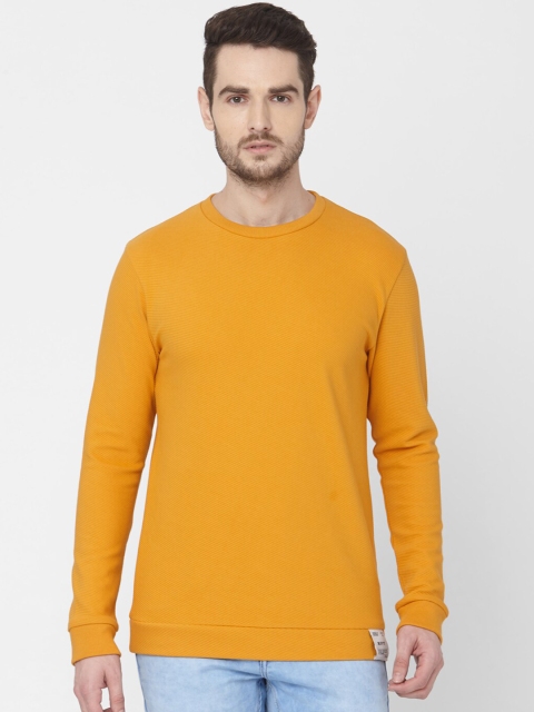 

Mufti Men Mustard Yellow Solid Round Neck T-shirt