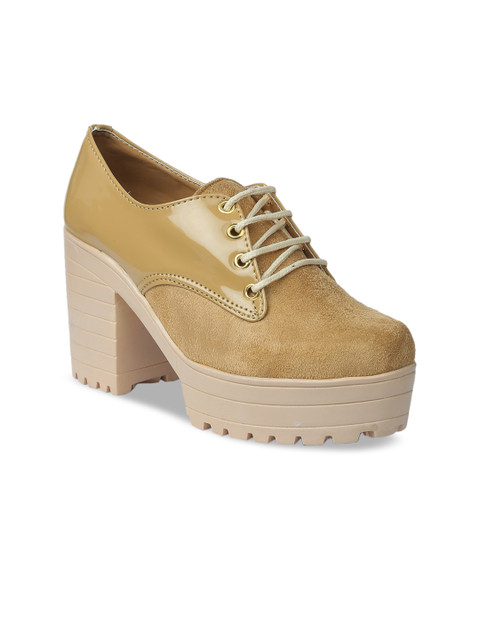 

VALIOSAA Beige Platform Pumps