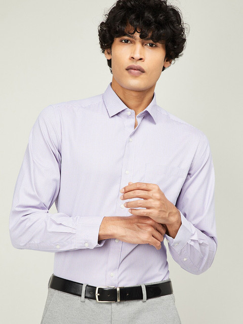 

CODE by Lifestyle Men Lavender & White Regular Fit Checked Casual Shirt