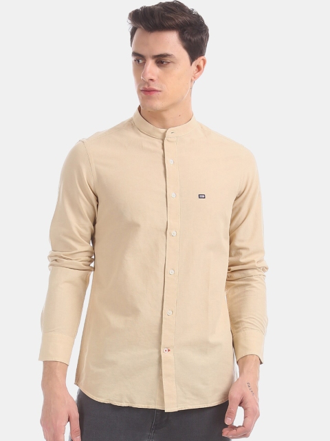 

Arrow Men Beige Regular Fit Solid Casual Shirt