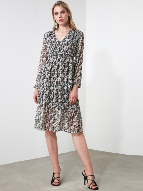 

TRENDYOL COLLECTION Women Black & Off-White Floral Printed Wrap Dress