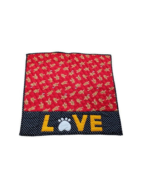 

LANA PAWS Red & Black Gingerbread Man Winter Dog Blanket