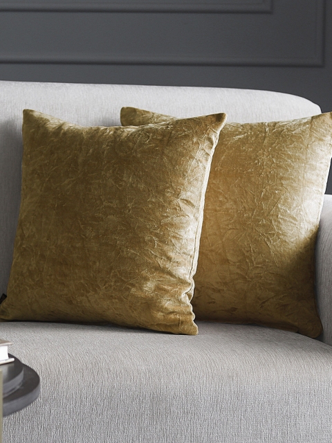 

GMF Gold-Toned Set of 2 Self Design Square Cushion Covers