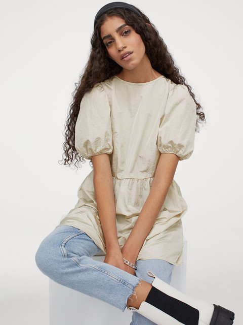 

H&M Women White Solid Puff-Sleeved Dress