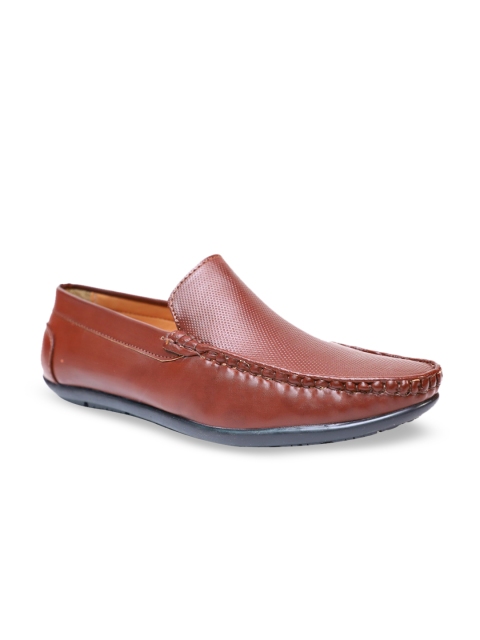 

Provogue Men Maroon Textured Loafers