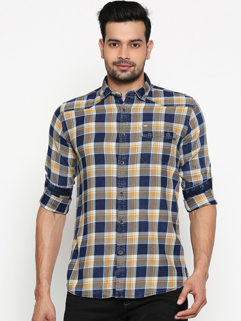 

Lawman pg3 Men Blue & Beige Regular Fit Checked Casual Shirt