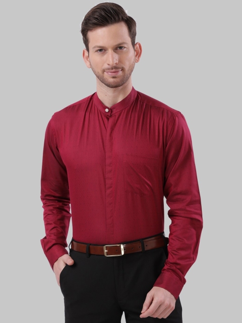 

Next Look Men Maroon Slim Fit Solid Casual Shirt