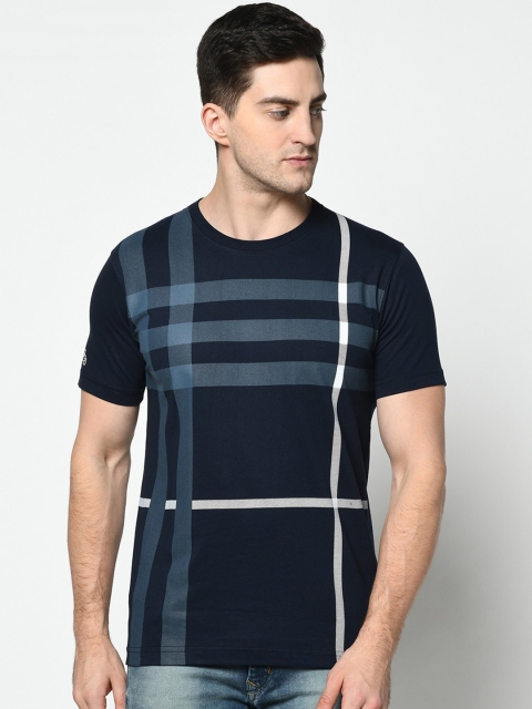 

Duke Men Blue Striped Round Neck T-shirt