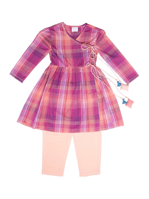 

Silai Bunai Girls Pink & Peach-Coloured Printed Kurta with Leggings & Dupatta