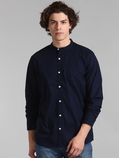 

GAP Men Blue Banded Collar Shirt