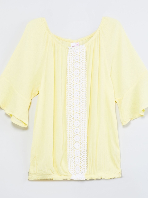 

max Girls Yellow Solid Round Neck T-shirt