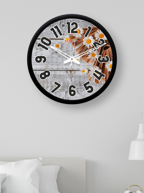 

RANDOM Black & Grey Floral Round Shaped 30.48 cm Analog Wall Clock With Glass