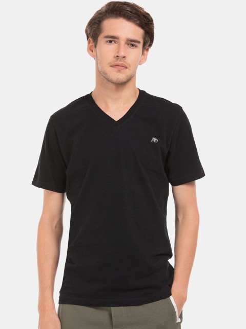 

Aeropostale Men Black Solid V-Neck T-shirt
