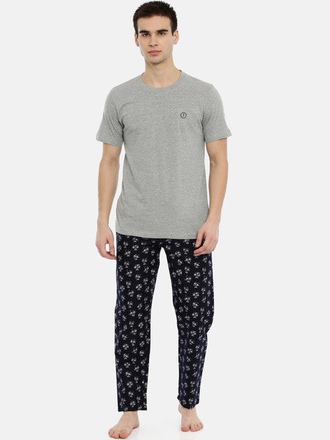 

Joven Men Grey & Navy Blue Solid Night Suit LS01