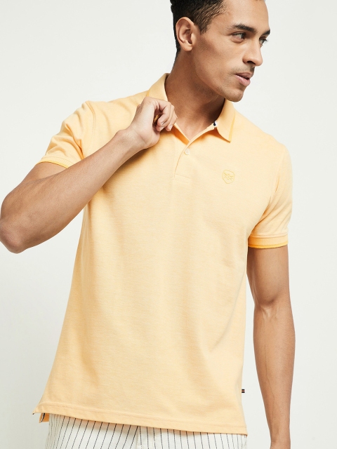 

max Men Yellow Solid Polo Collar T-shirt