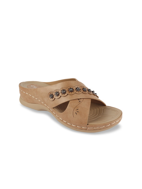 

CALZADO Women Beige Solid Heels