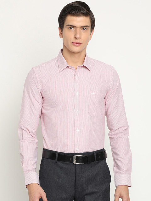 

Crocodile Men Red & Off-White Slim Fit Striped Formal Shirt