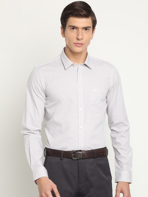 

Crocodile Men Off-White & Brown Slim Fit Checked Formal Shirt