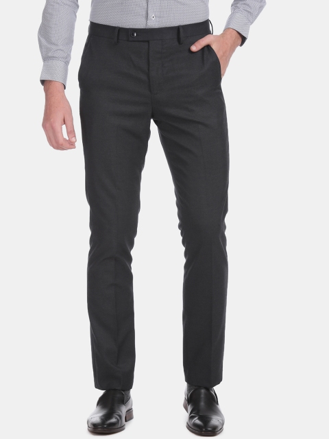 

Arrow Men Black Tapered Fit Solid Formal Trousers